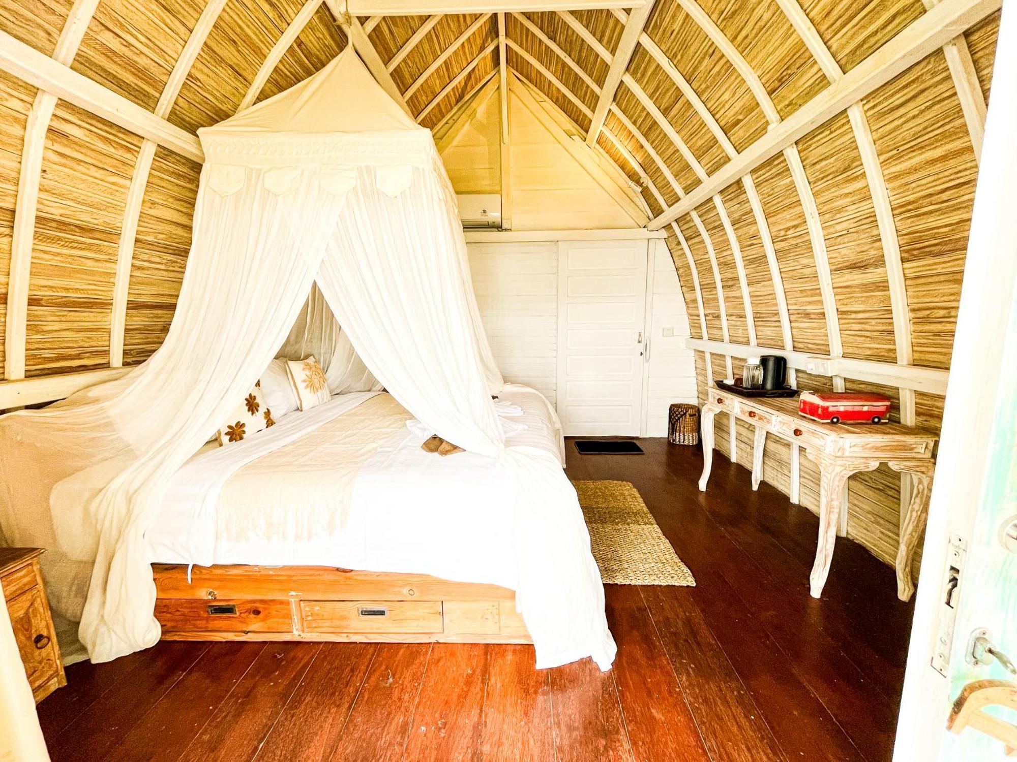 The Edge Lembongan Villa ภายนอก รูปภาพ