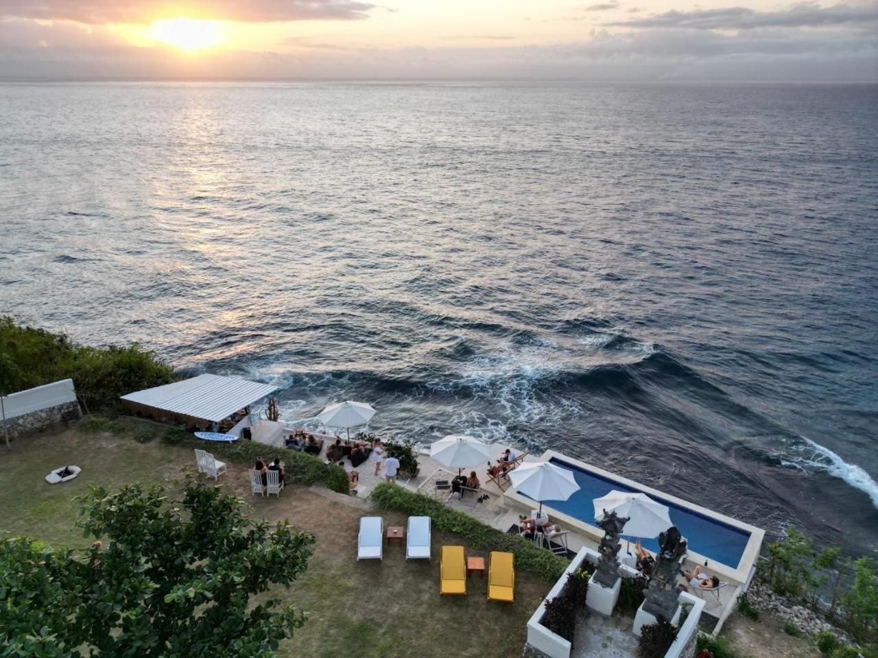The Edge Lembongan Villa ภายนอก รูปภาพ